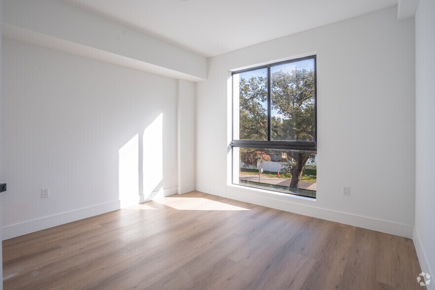 More Photos Of 2479 Northeast 192 Street, Miami Apartments For Lease