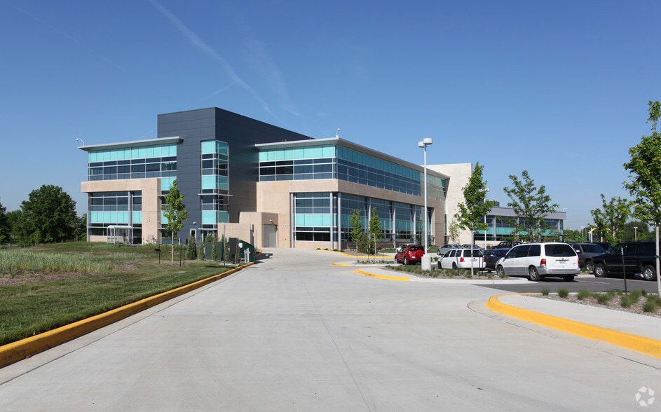 More Photos Of 10789 S Ridgeview Rd, Olathe Office For Sale