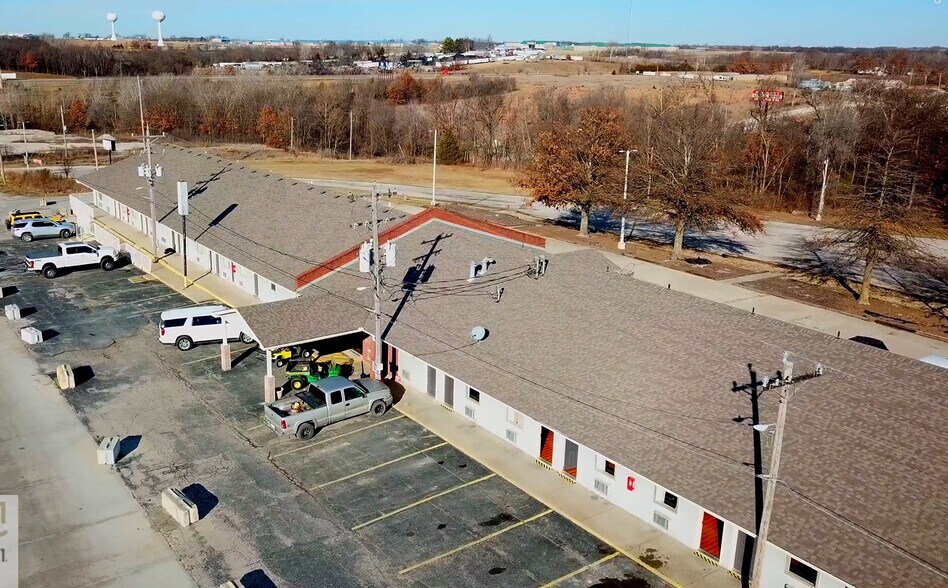 More Photos Of 1920 Bob Griffin Rd, Cameron Hotel For Sale