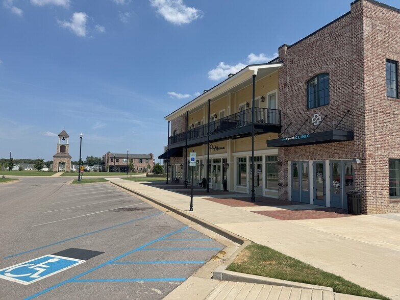 More Photos Of 6376 Silo Square Lane South, Southaven Storefront For Lease