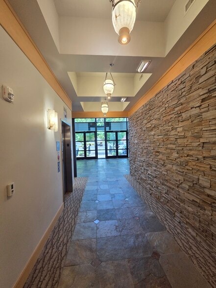 More Photos Of 8050 SW Warm Springs St, Tualatin Medical For Lease