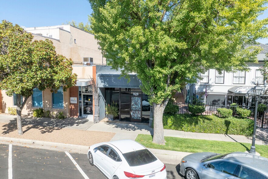 More Photos Of 928 15th St, Modesto Office For Lease