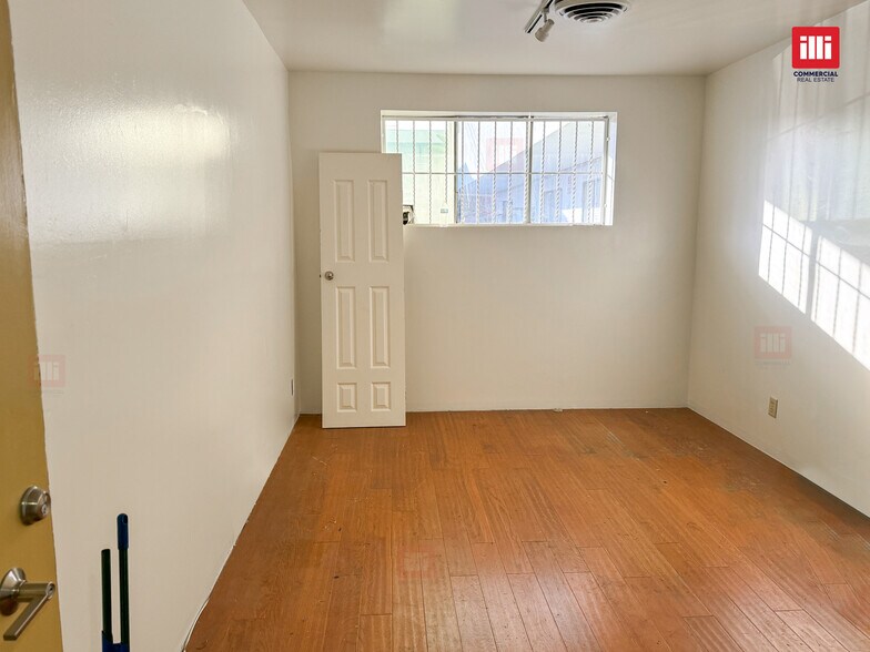 More Photos Of 8230 Beverly Blvd, Los Angeles Office For Lease