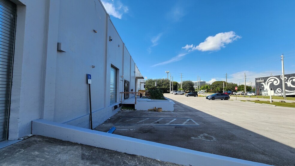 More Photos Of 7890 NW 34th St, Miami Warehouse For Lease