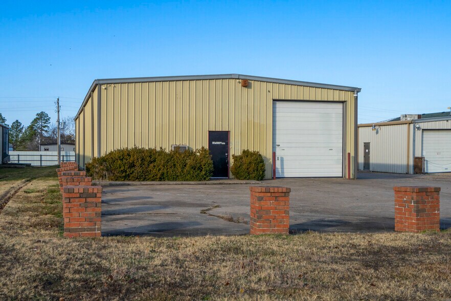 More Photos Of 12 S 111th Ave, Tulsa Service For Lease