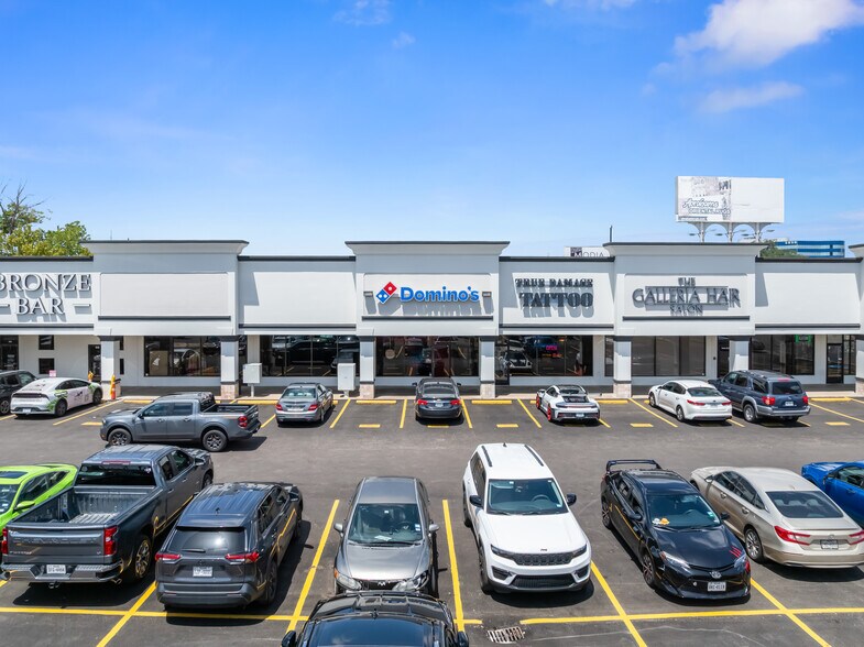 More Photos Of 5757 Westheimer Rd, Houston Unknown For Lease