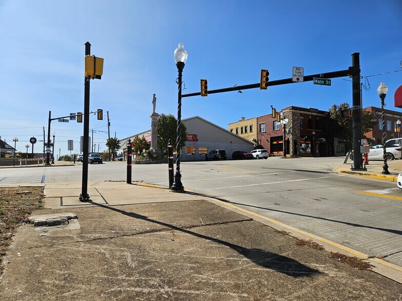 More Photos Of 462 W Main St, Mount Pleasant Land For Lease