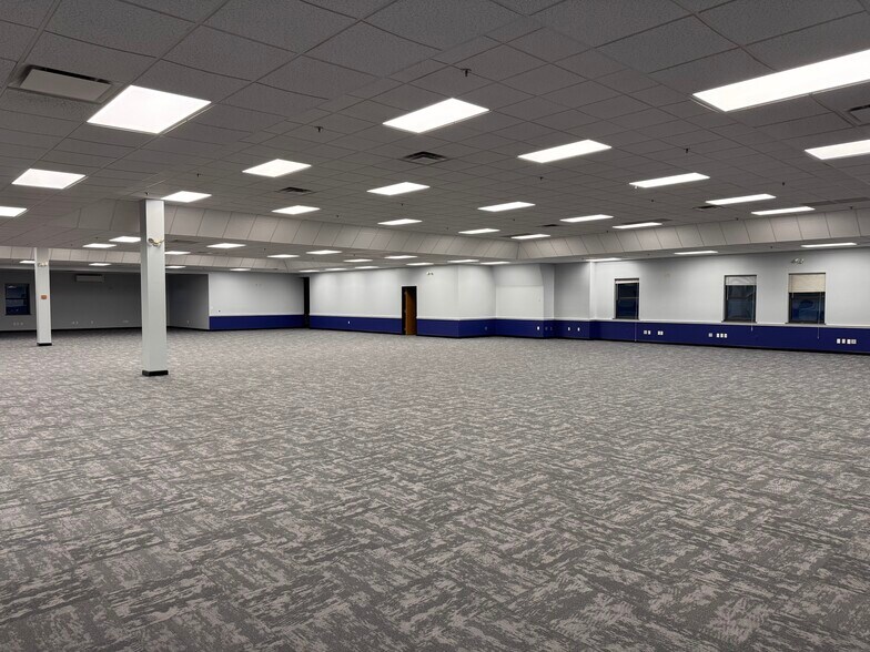 More Photos Of 18-24 Mollison Way, Lewiston Specialty For Sale