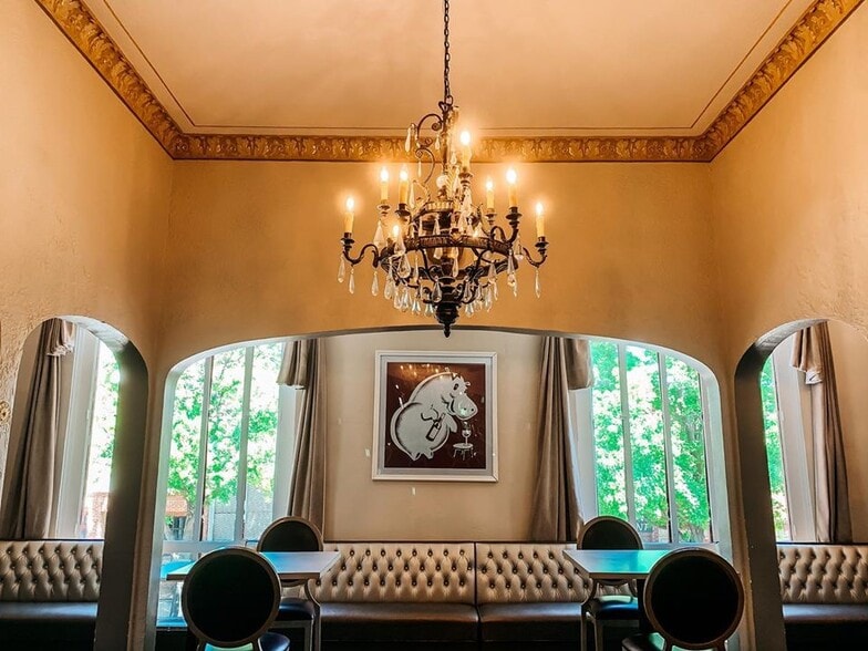 More Photos Of 724 Austin Ave, Waco Restaurant For Lease