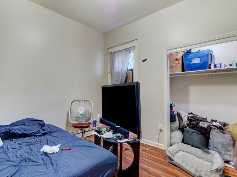 More Photos Of 81 Auburn St, Paterson Apartments For Sale