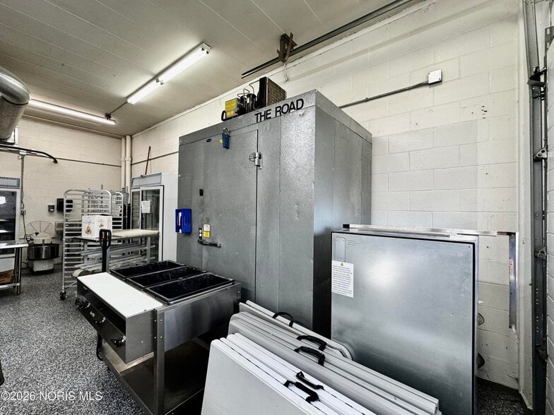 More Photos Of 301 S Defiance St, Stryker Auto Repair For Sale