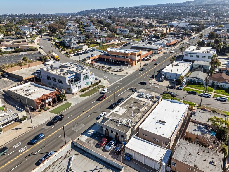 More Photos Of 1213-1223 S Pacific Coast Hwy, Redondo Beach Storefront For Sale