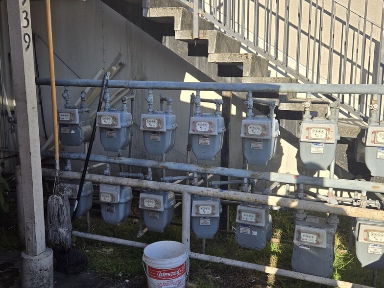 More Photos Of 931 Main St, Fortuna Showroom For Sale