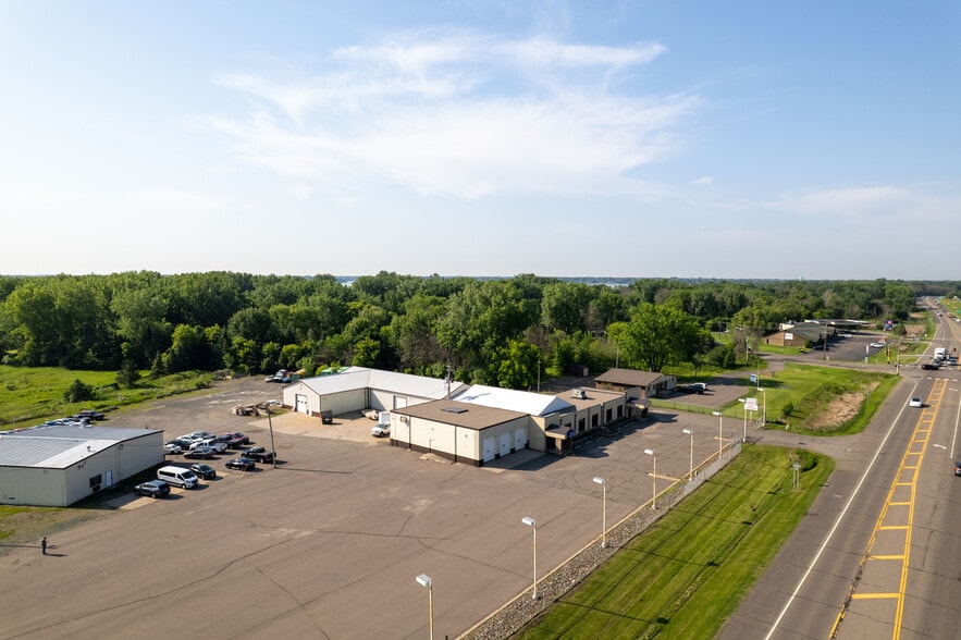 More Photos Of 6671 Lake Blvd, Wyoming Service For Sale