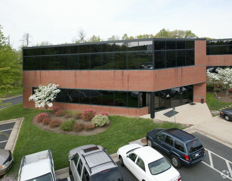 More Photos Of 45645 Willow Pond Plz, Sterling Office For Sale