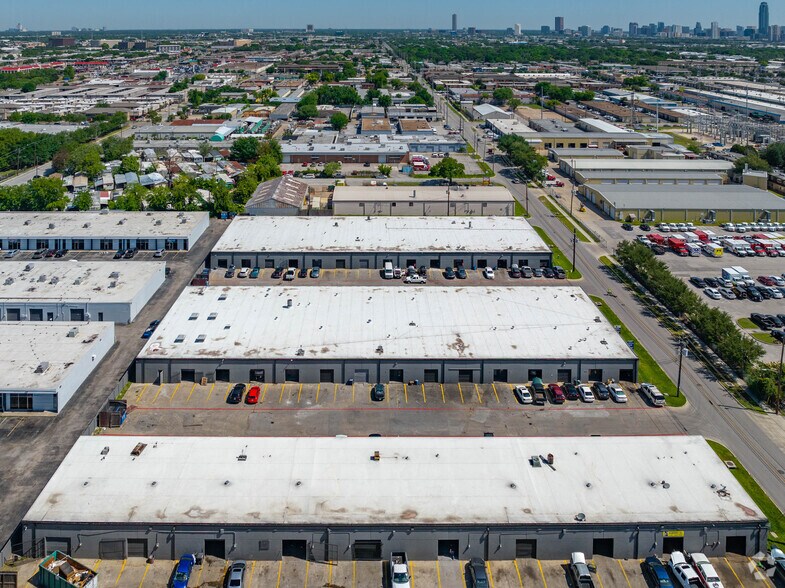 More Photos Of 7330 Rampart St, Houston Unknown For Lease