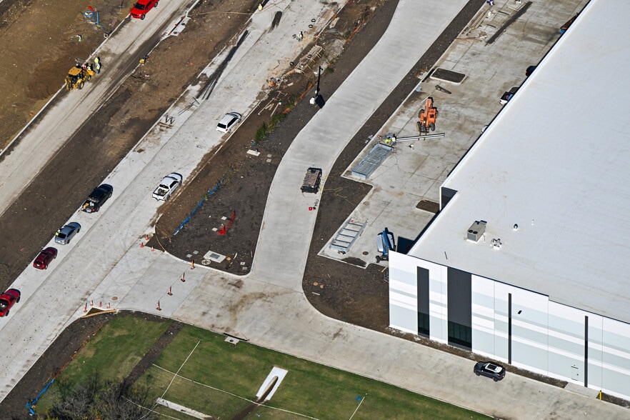 More Photos Of 4601 Dr. MLK Jr. Dr, Arlington Distribution For Lease