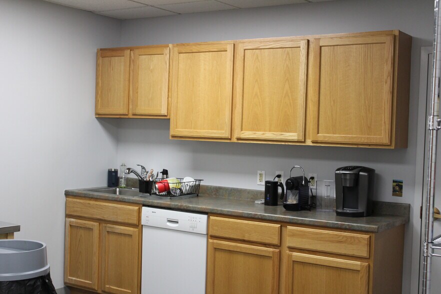 More Photos Of 17 Industrial Dr, South Hadley Warehouse For Sale