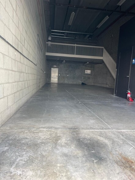 More Photos Of 14141-14157 SW 119th Ave, Miami Light Distribution For Lease