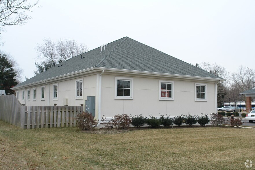 More Photos Of 215 Monmouth Rd, Oakhurst Office For Lease