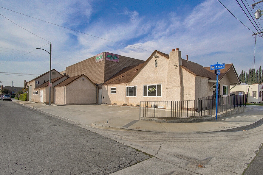 More Photos Of 17303 Roseton Ave, Artesia Warehouse For Lease
