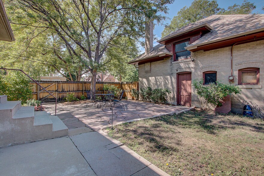 More Photos Of 1601 Vine St, Denver Office For Sale