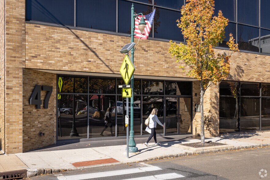 More Photos Of 47 Maple St, Summit Office For Lease