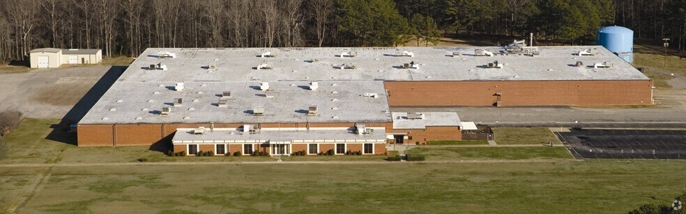 More Photos Of 6030 US Highway 301 N, Elm City Distribution For Lease