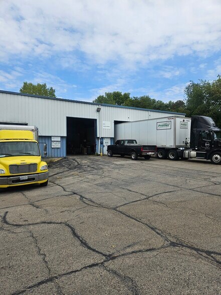 More Photos Of 4253 Argosy Ct, Madison Flex For Sale