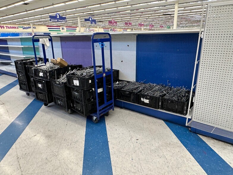 More Photos Of 1325 E Flamingo Rd, Las Vegas General Retail For Sale