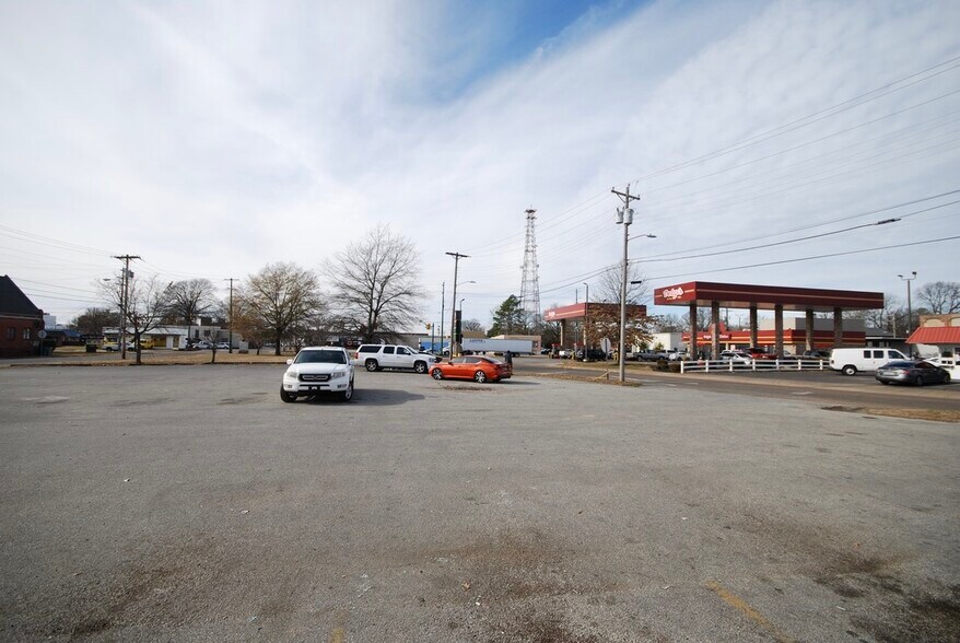 More Photos Of 220-224 N Royal St, Jackson Storefront For Sale