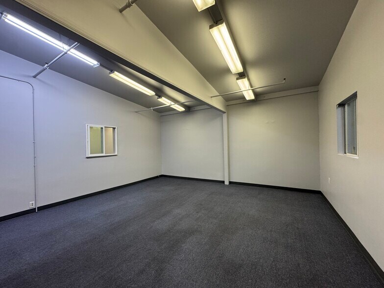 More Photos Of 6111 Scott Way, Commerce Warehouse For Lease