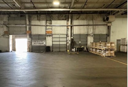 More Photos Of 15401 Industrial Dr, Schoolcraft Warehouse For Lease
