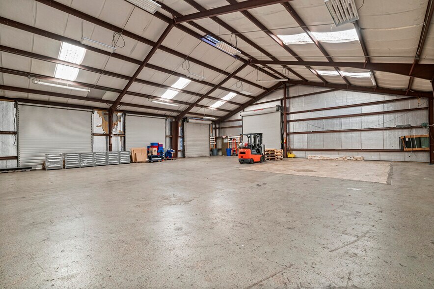 More Photos Of 8270 Pascal Dr, Punta Gorda Service For Sale