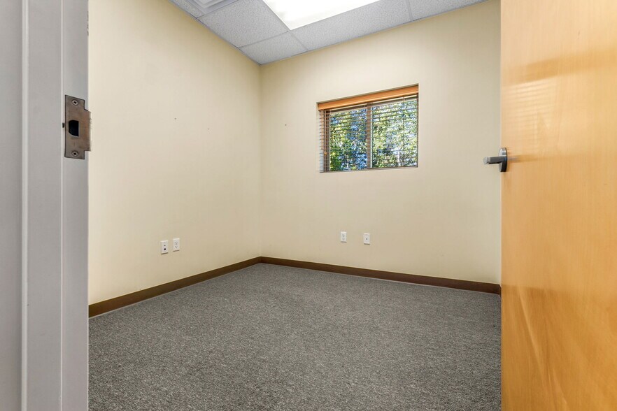 More Photos Of 3 Ajootian Way, Middleton Warehouse For Sale