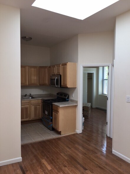 More Photos Of 291 Pennsylvania Ave, Brooklyn Storefront Retail Residential For Sale