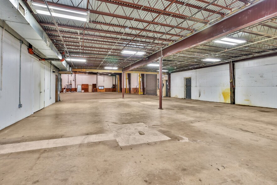 More Photos Of 1207 N Fm 3083 Rd, Conroe Distribution For Lease
