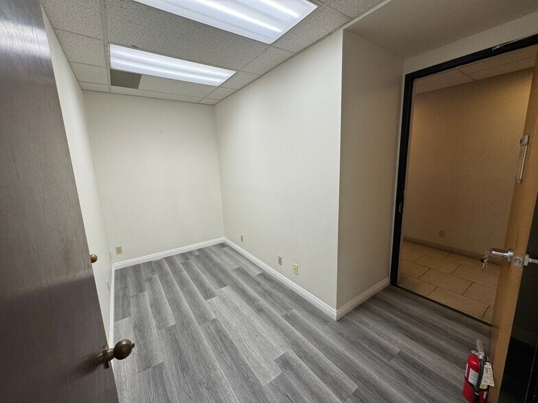 More Photos Of 144 N Glendale Ave, Glendale Office For Lease