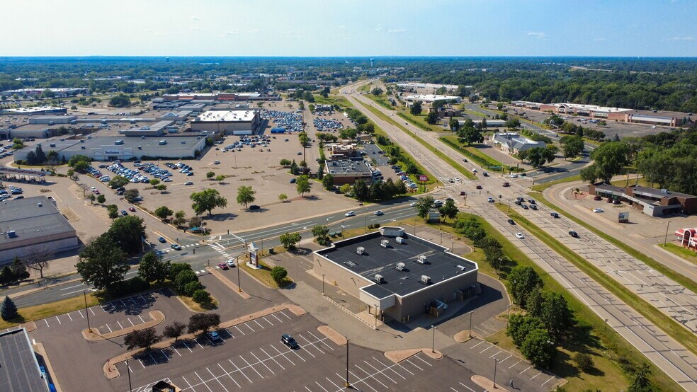 More Photos Of 600 County Road 10 NE, Blaine Drugstore For Lease