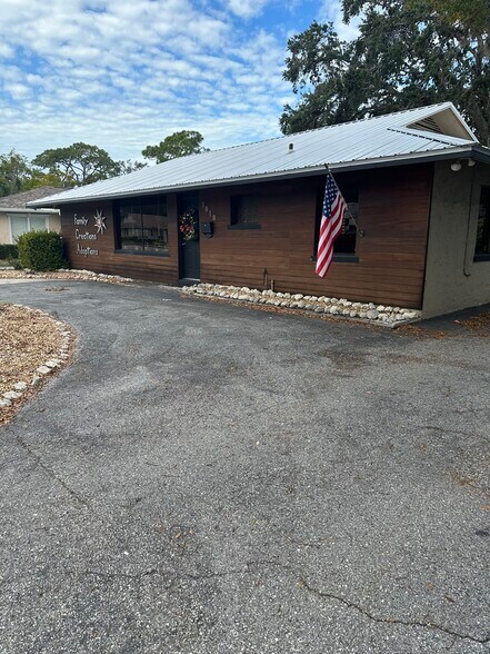More Photos Of 3010 Manatee Ave, Bradenton Medical For Sale