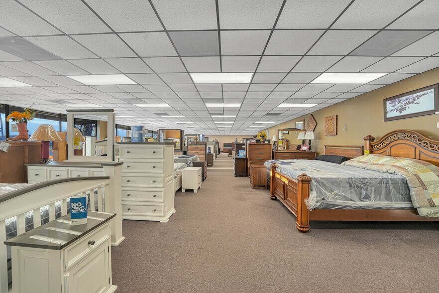 More Photos Of 1127 NW Cache Rd, Lawton General Retail For Sale