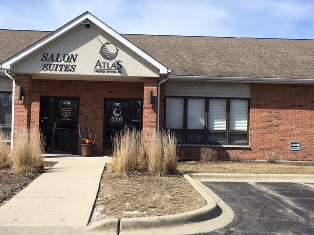 More Photos Of 820 E Terra Cotta Ave, Crystal Lake Office For Sale