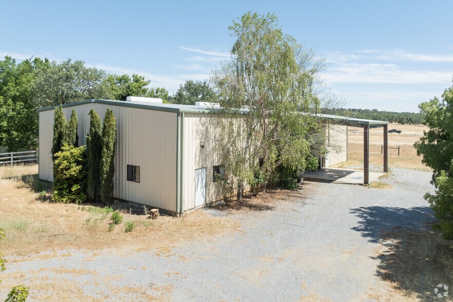More Photos Of 22615 Silverlode Rd, Palo Cedro Flex For Lease