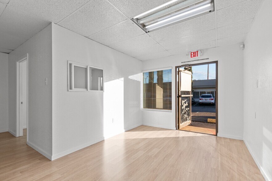 More Photos Of 4800 Manzanita Ave, Carmichael Office Residential For Lease