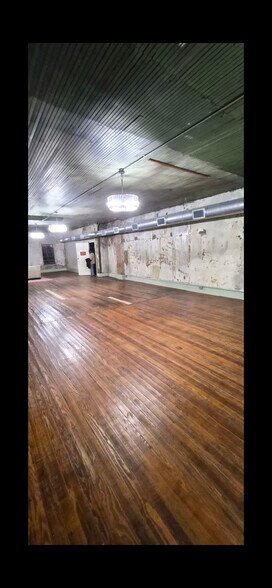 More Photos Of 112 N Dixon St, Gainesville Loft Creative Space For Lease