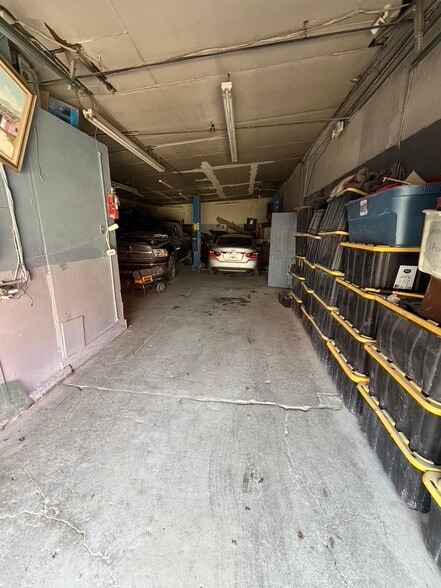 More Photos Of 106 Chestnut St, Lynn Industrial For Lease