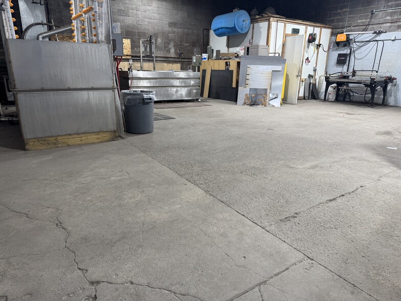 More Photos Of 305 Central Ave, Wiggins Auto Salvage Facility For Lease