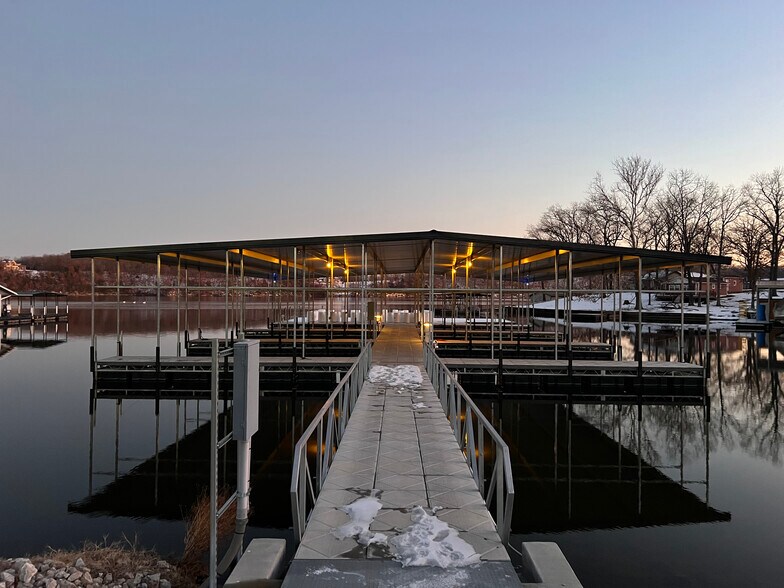 More Photos Of 27 Lighthouse Marina Rd, Sunrise Beach General Retail For Sale