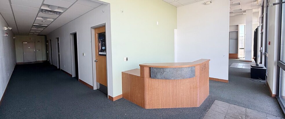 More Photos Of 5504 Menaul Blvd NE, Albuquerque Freestanding For Lease