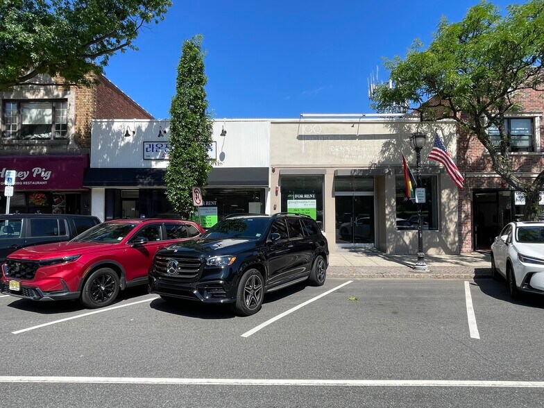 Primary Photo Of 346-348 Broad Ave, Leonia Restaurant For Lease